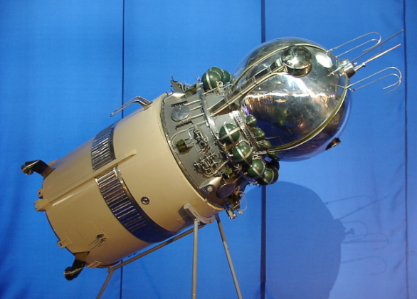 Model of Vostok 1 with its upper stage. 