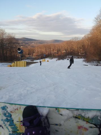 Photo taken by: Tomas Ospina. Snowboarders on the slopes of Mountain Creek.
