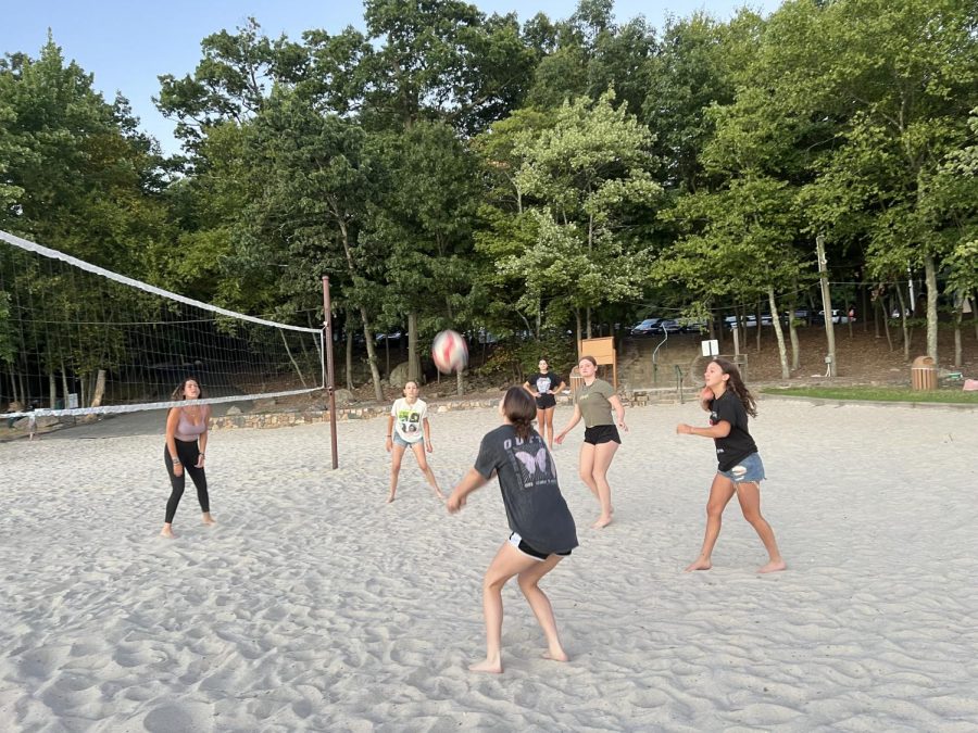 KHS+students+playing+volleyball+at+the+Smoke+Rise+Beach.+