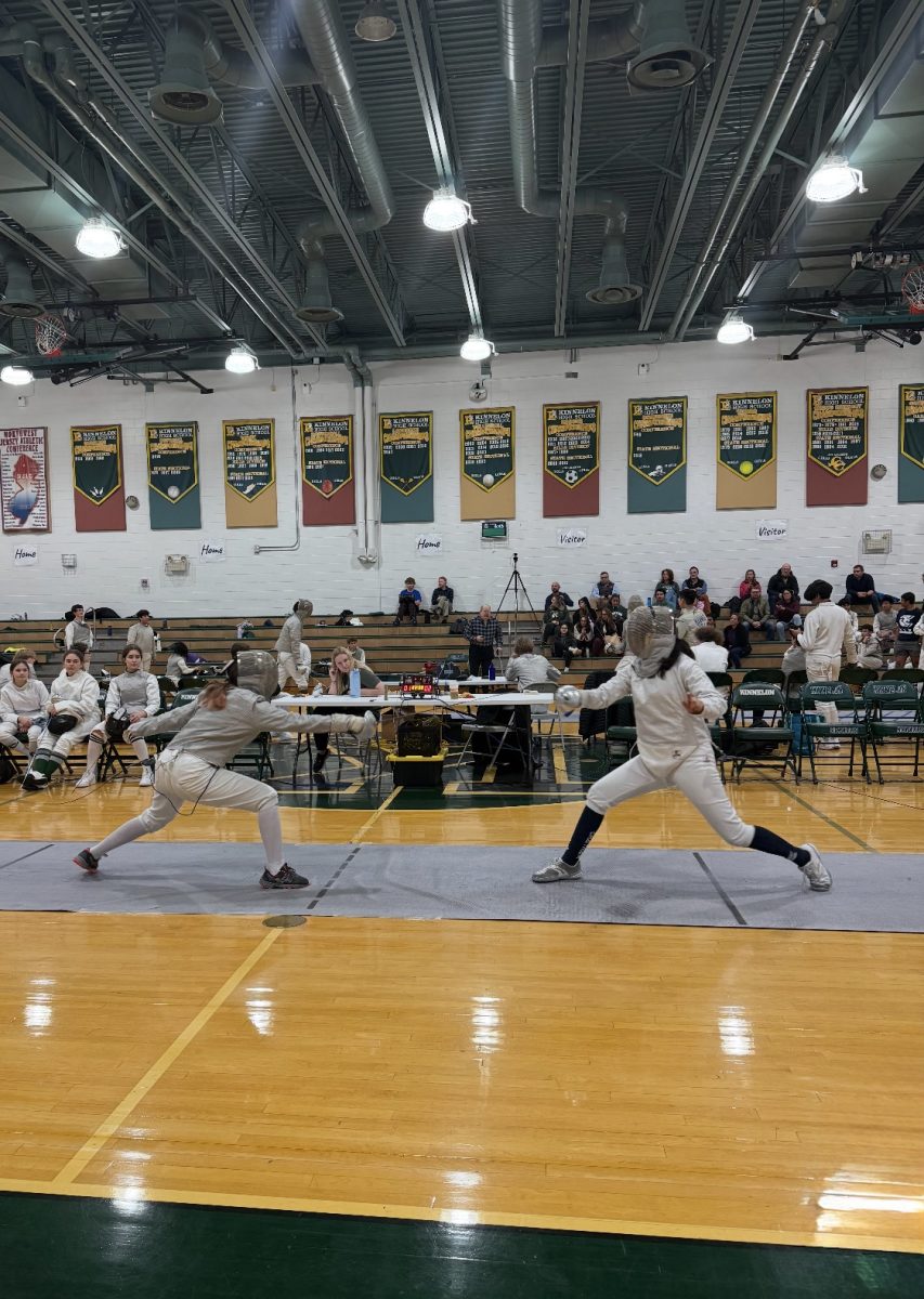 The middle of a match between two fencers. 